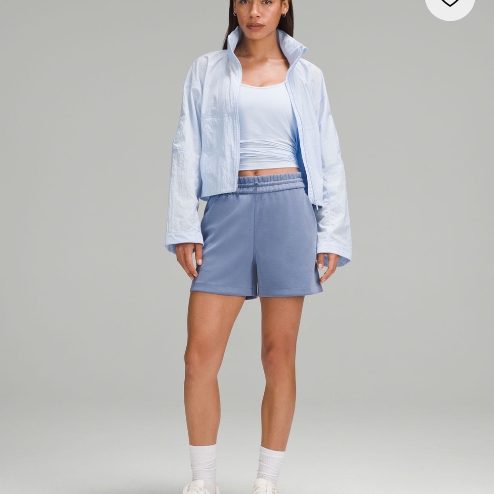 Lululemon Softstreme High-Rise Short 4” in Oasis Blue size 4